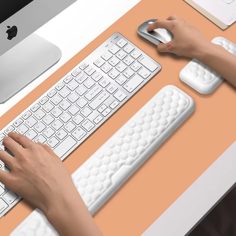 Wrist Rest Gel - ส่วนที่เหลือข้อมือตามหลักสรีรศาสตร์ Mousepad คีย์บอร์ดส่วนที่เหลือข้อมือพร้อมหน่วยความจําโฟมนวดนูนที่สะดวกสบายและแผ่นรองเมาส์ฐาน PU กันลื่น